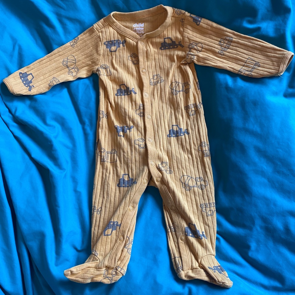 Carter’s Butter Yellow Footsie Onesie size 3-6 Months